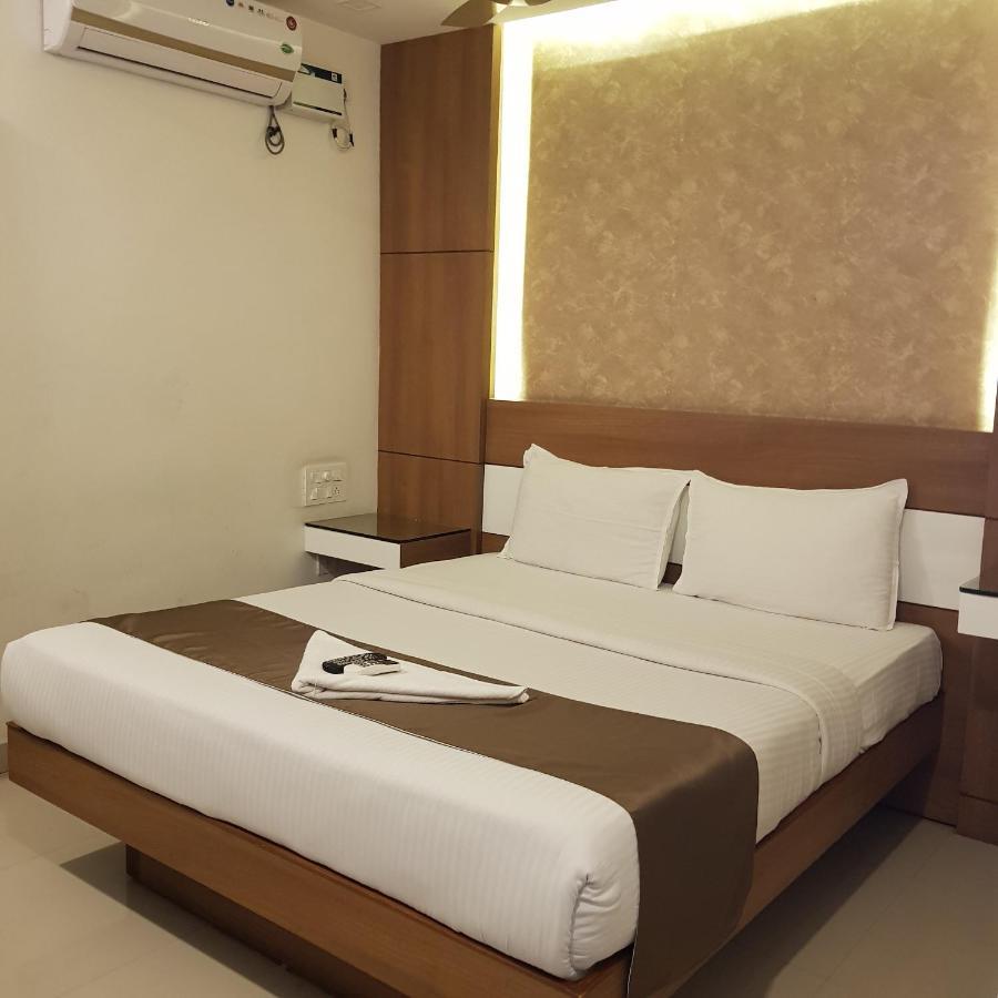 The Galaxy Suites Kochi Exteriör bild
