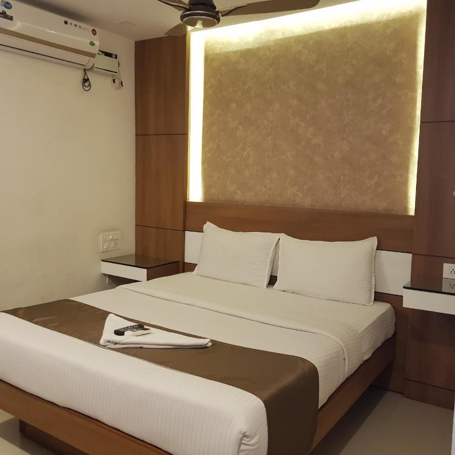 The Galaxy Suites Kochi Exteriör bild
