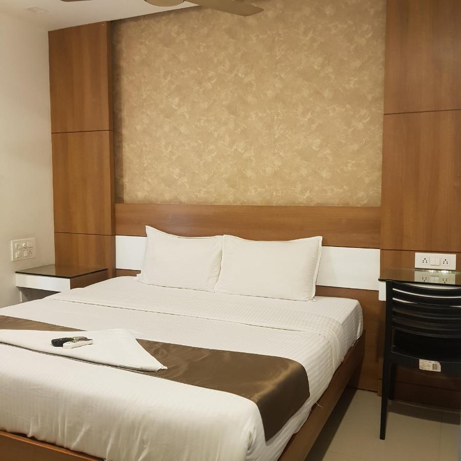 The Galaxy Suites Kochi Exteriör bild