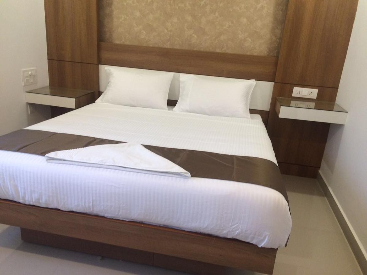 The Galaxy Suites Kochi Exteriör bild