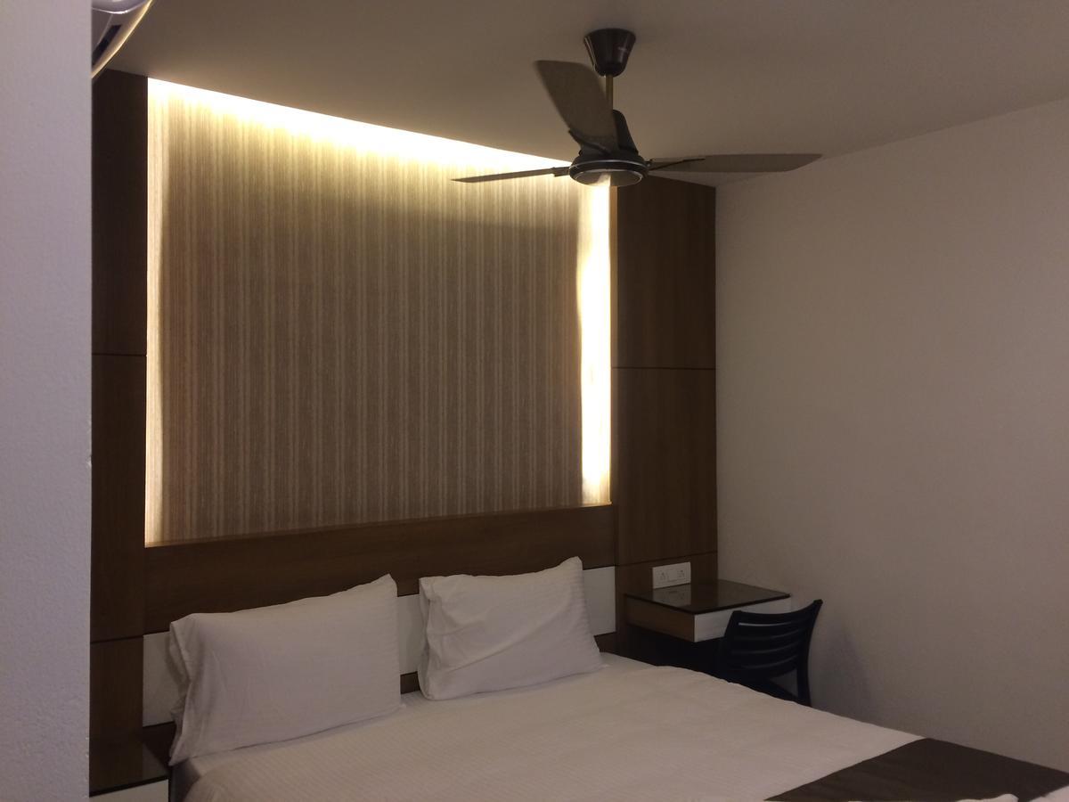 The Galaxy Suites Kochi Exteriör bild